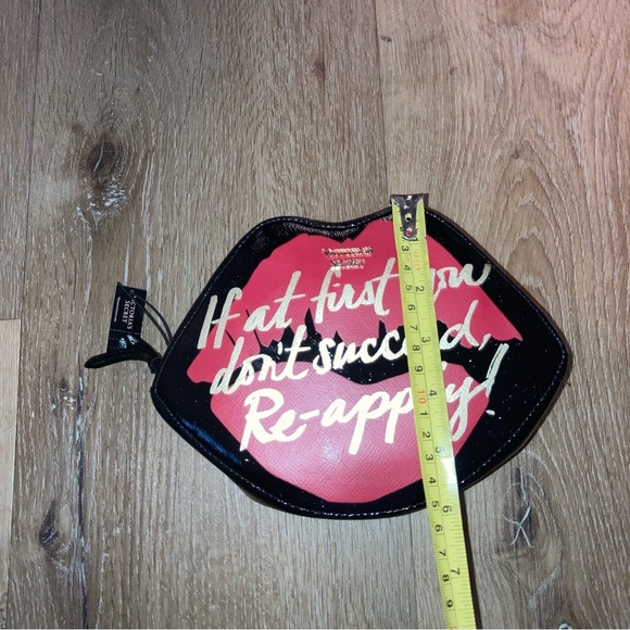 Victoria's Secret Lip-Shaped Cosmetic Pouch bag - Picture 5 of 6